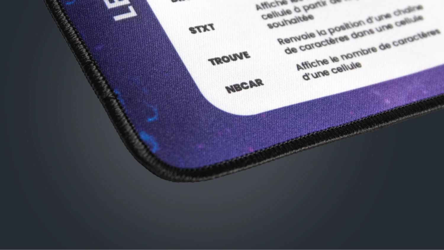 Zoom sur les bords cousus du tapis de souris Excel L'Incontournable
