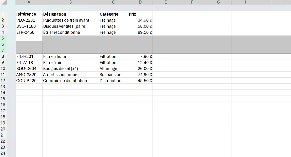 Catalogue de pièces automobiles avec trois lignes vides fraîchement insérées au milieu du tableau trié par catégorie.