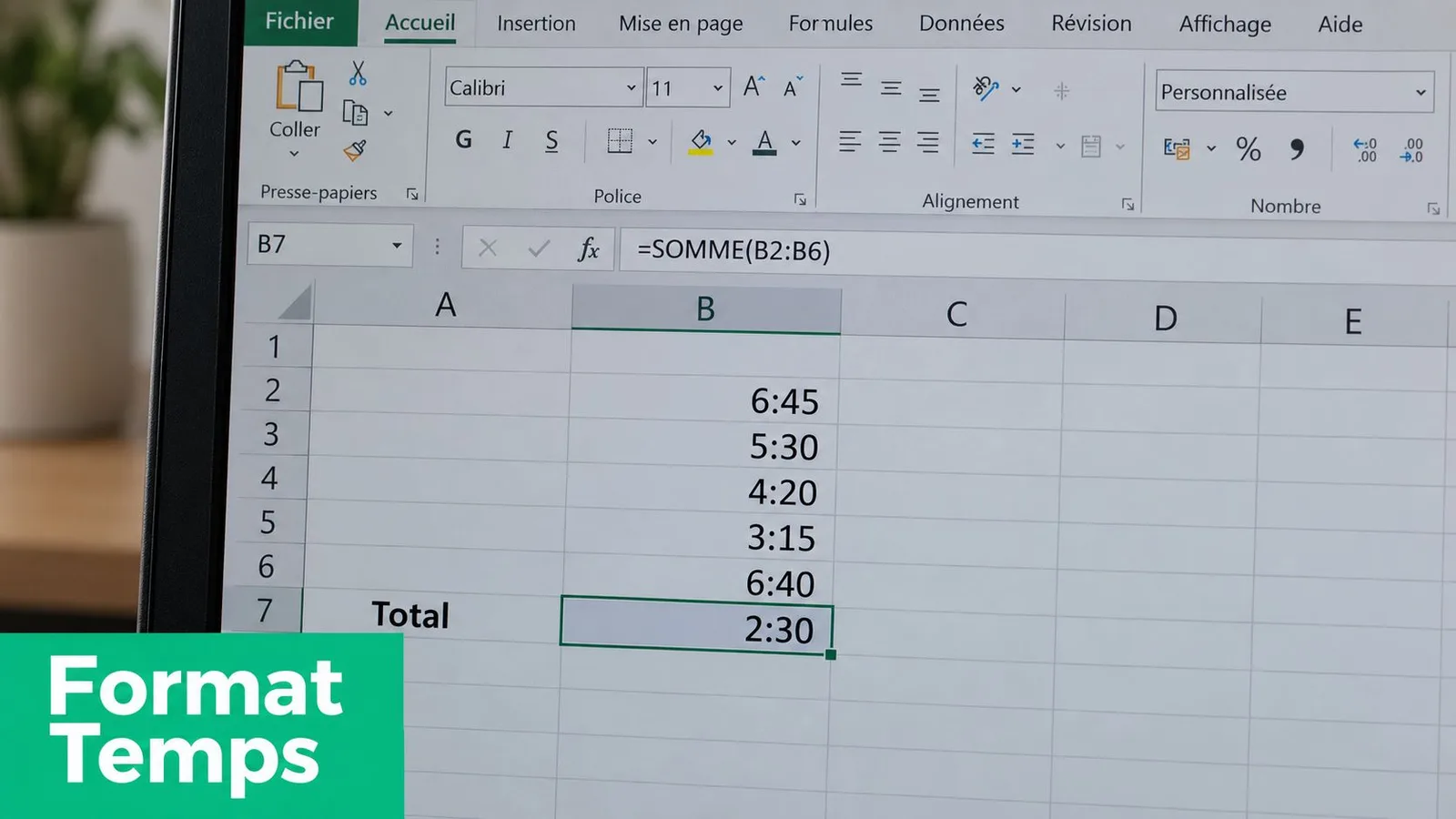 Capture d'écran d'un tableur Excel montrant le calcul d'une somme de temps avec un formatage incorrect.