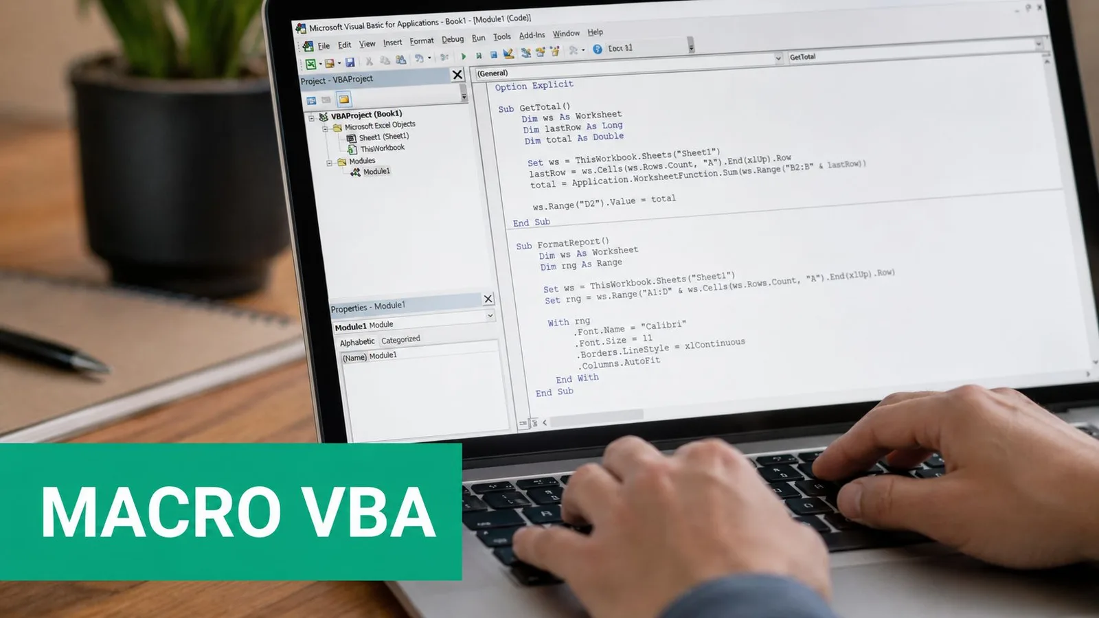 Un développeur écrit du code VBA dans Microsoft Excel sur un ordinateur portable au bureau.