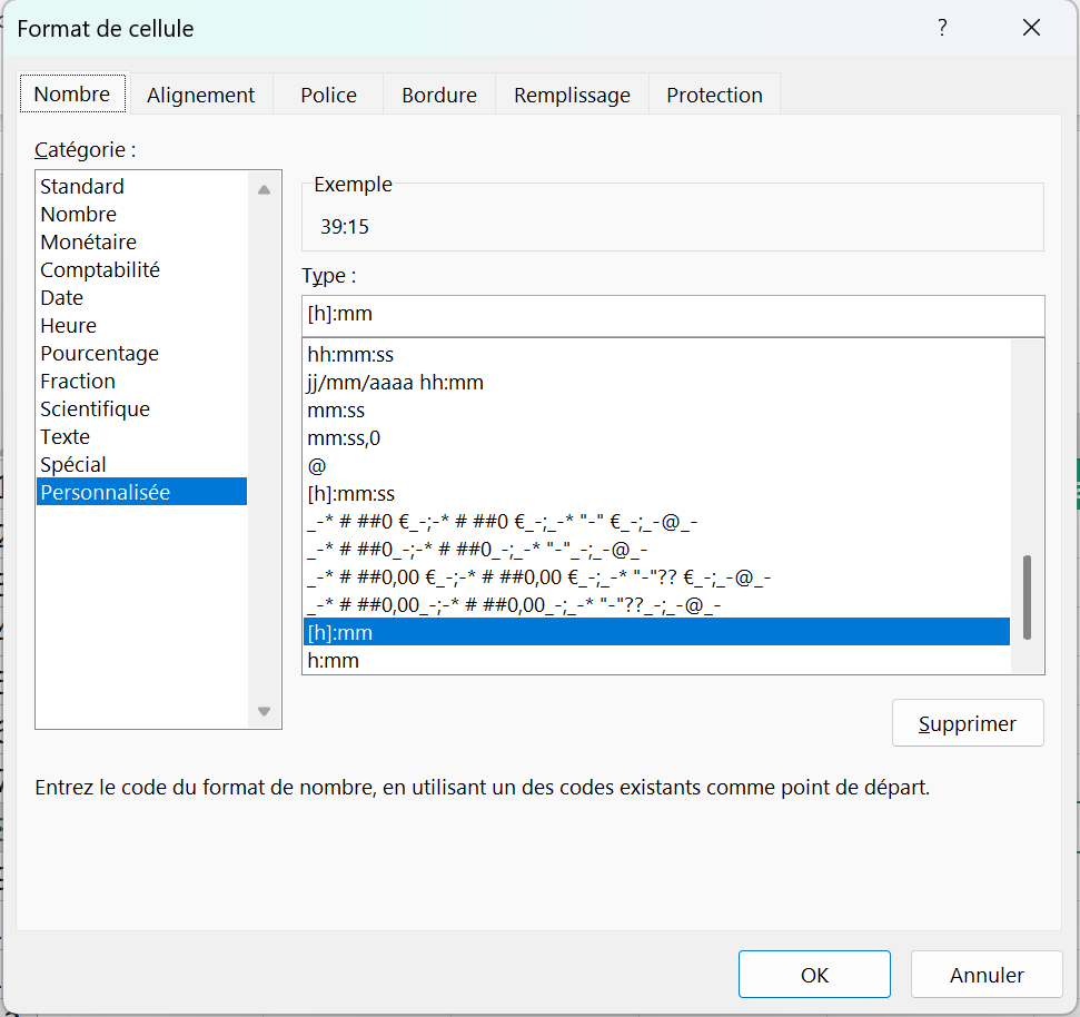 La boîte Format de cellule, onglet Nombre, catégorie Personnalisée surlignée, [h]:mm tapé dans le champ Type et l’aperçu qui affiche 39:15